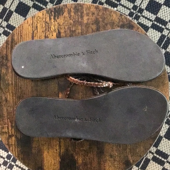 GUC Women’s 8 Abercrombie and Fitch Leather Sandals - Picture 3 of 3